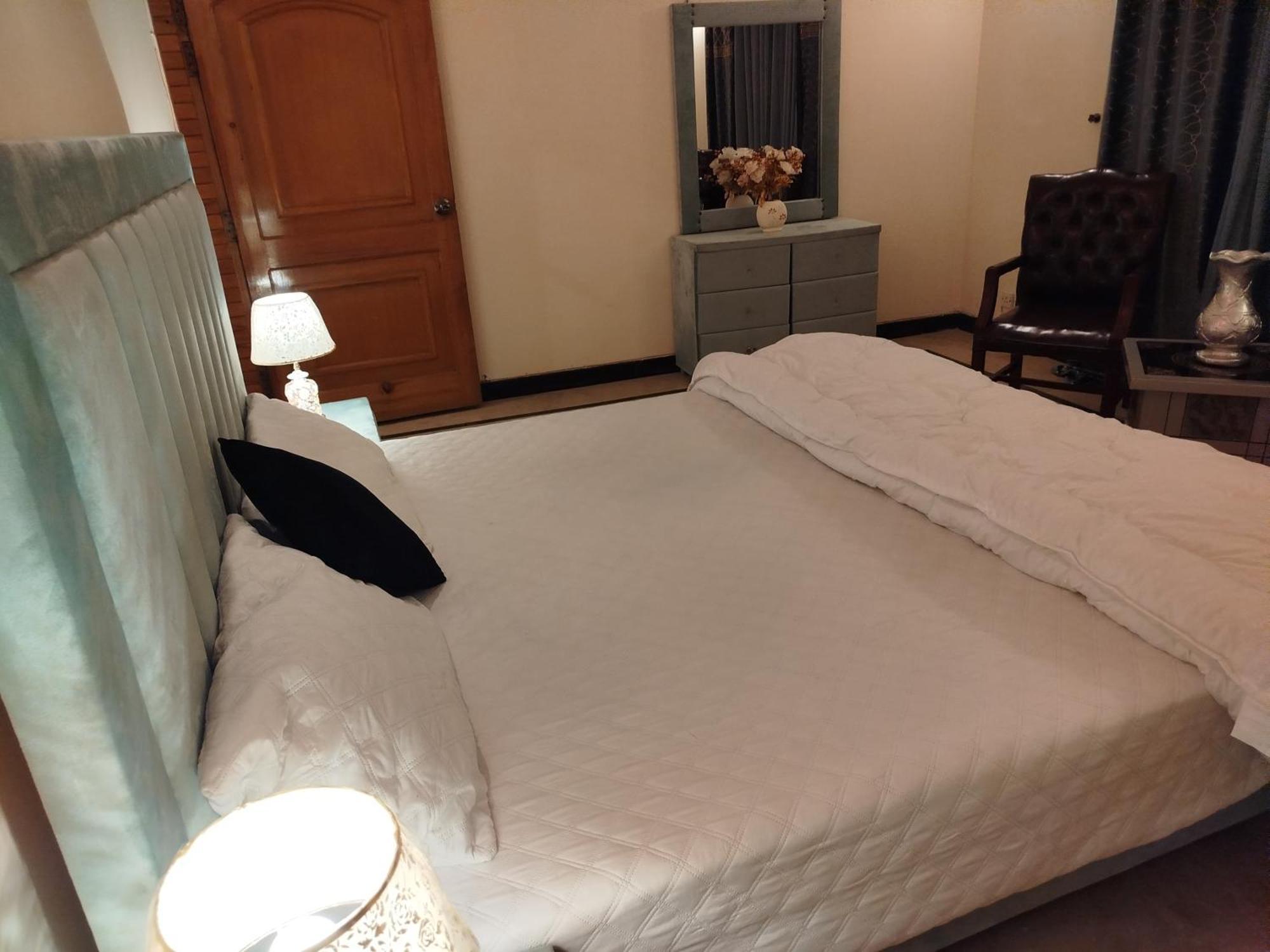 Royal Residential Hotel Islamabad Luaran gambar